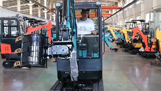 小型挖掘機(jī)傾斜快換視頻 小型挖掘機(jī)傾斜快換視頻