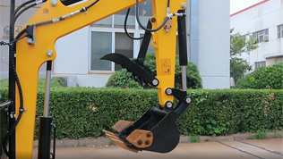 小型挖掘機(jī)機(jī)械拇指夾輔具操作 小型挖掘機(jī)機(jī)械拇指夾輔具操作