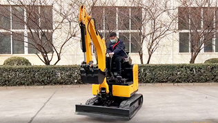 KE20電動(dòng)小型挖掘機(jī)操作 KE20電動(dòng)小型挖掘機(jī)操作