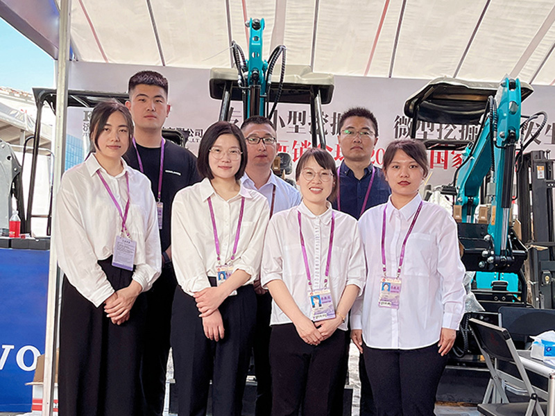 凱迪沃重工攜多款微挖產品亮相廣交會